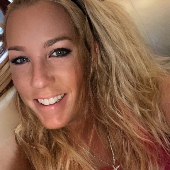 Meet your Posher, Rockergirl68 - Picture 2 of 12